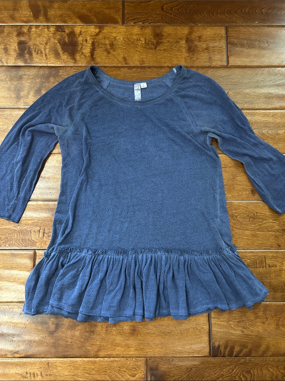 Alya Navy Ruffle-Hem 3/4 Sleeve Tunic